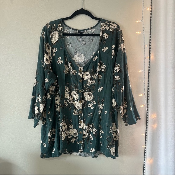 Torrid Fit And Flare Stretch Challis Button-Up Top Floral Size 3 - Picture 2 of 8